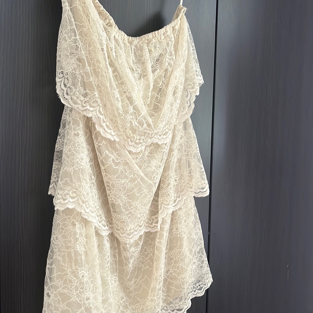 Gryphon New York XS cream lace strapless dress